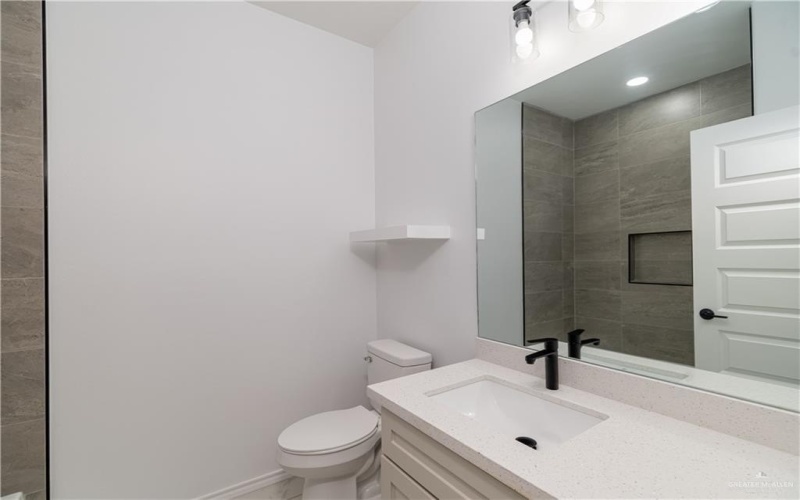 332 N Leon Avenue, Elsa, TX 78543, 3 Bedrooms Bedrooms, ,2 BathroomsBathrooms,Residential,For Sale,332 N Leon Avenue,470823