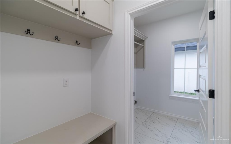 332 N Leon Avenue, Elsa, TX 78543, 3 Bedrooms Bedrooms, ,2 BathroomsBathrooms,Residential,For Sale,332 N Leon Avenue,470823