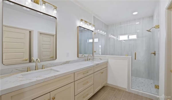905 E 38th Street E, San Juan, TX 78589, 4 Bedrooms Bedrooms, ,2 BathroomsBathrooms,Residential,For Sale,905 E 38th Street E,470964