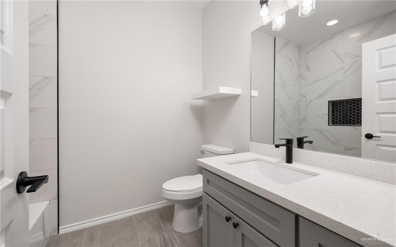 324 N Leon Avenue, Elsa, TX 78543, 3 Bedrooms Bedrooms, ,2 BathroomsBathrooms,Residential,For Sale,324 N Leon Avenue,470971