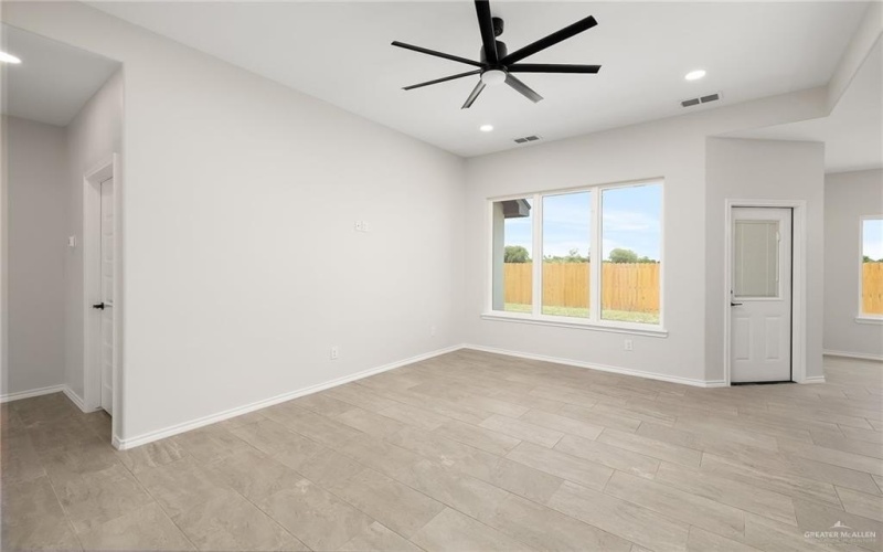 324 N Leon Avenue, Elsa, TX 78543, 3 Bedrooms Bedrooms, ,2 BathroomsBathrooms,Residential,For Sale,324 N Leon Avenue,470971