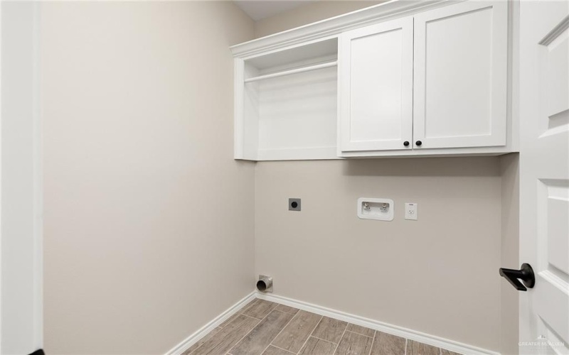 308 N Leon Avenue, Elsa, TX 78543, 3 Bedrooms Bedrooms, ,2 BathroomsBathrooms,Residential,For Sale,308 N Leon Avenue,470972