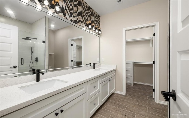 308 N Leon Avenue, Elsa, TX 78543, 3 Bedrooms Bedrooms, ,2 BathroomsBathrooms,Residential,For Sale,308 N Leon Avenue,470972