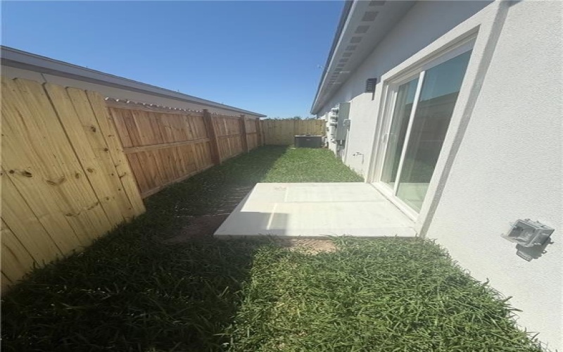 5705 Notre Dame Avenue #1, McAllen, TX 78504, 2 Habitaciones Habitaciones , ,2 BañosBaños,Residential Lease,En Alquiler,5705 Notre Dame Avenue,471009