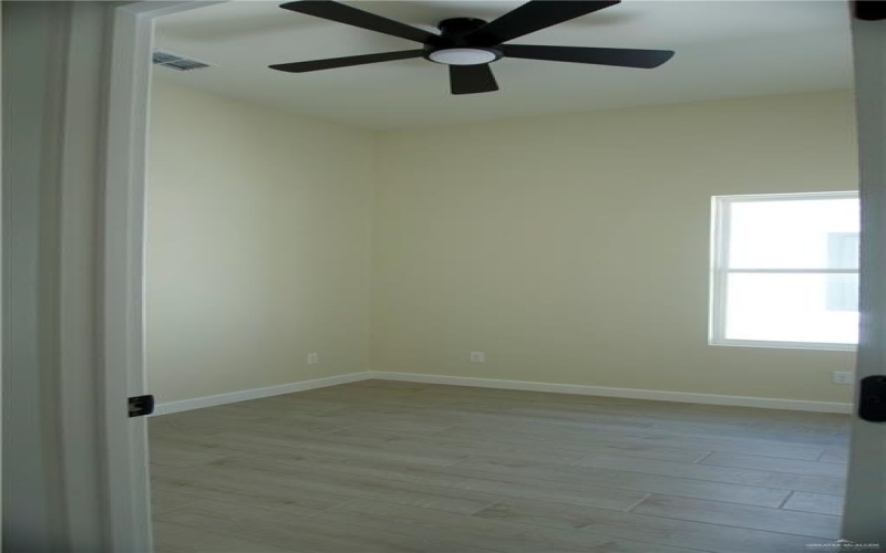 5705 Notre Dame Avenue #1, McAllen, TX 78504, 2 Habitaciones Habitaciones , ,2 BañosBaños,Residential Lease,En Alquiler,5705 Notre Dame Avenue,471009