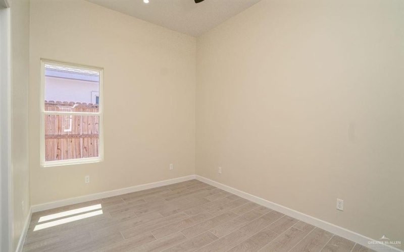 5705 Notre Dame Avenue #3, McAllen, TX 78504, 2 Habitaciones Habitaciones , ,2 BañosBaños,Residential Lease,En Alquiler,5705 Notre Dame Avenue,471011