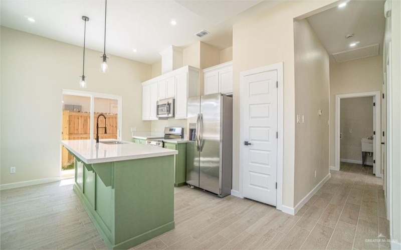 5705 Notre Dame Avenue #3, McAllen, TX 78504, 2 Habitaciones Habitaciones , ,2 BañosBaños,Residential Lease,En Alquiler,5705 Notre Dame Avenue,471011