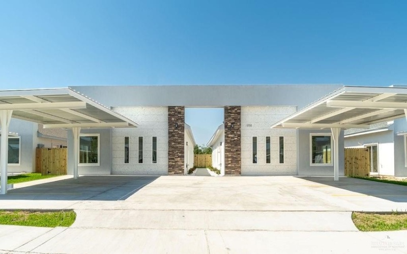 5705 Notre Dame Avenue #3, McAllen, TX 78504, 2 Habitaciones Habitaciones , ,2 BañosBaños,Residential Lease,En Alquiler,5705 Notre Dame Avenue,471011