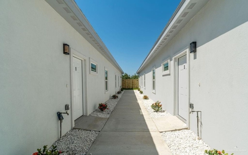 5705 Notre Dame Avenue #3, McAllen, TX 78504, 2 Habitaciones Habitaciones , ,2 BañosBaños,Residential Lease,En Alquiler,5705 Notre Dame Avenue,471011