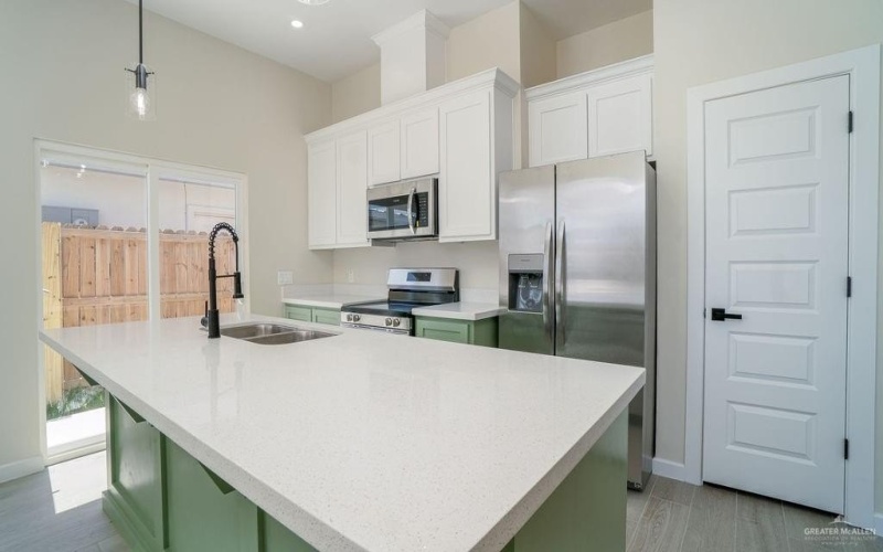 5705 Notre Dame Avenue #3, McAllen, TX 78504, 2 Habitaciones Habitaciones , ,2 BañosBaños,Residential Lease,En Alquiler,5705 Notre Dame Avenue,471011