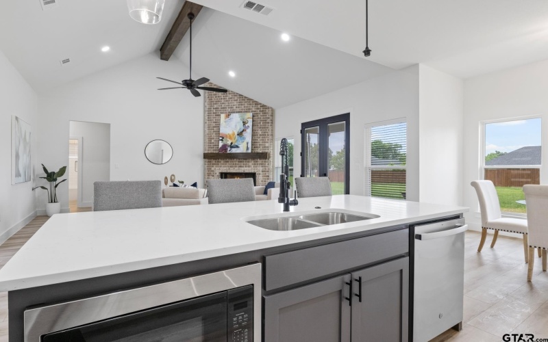 1180 County Road 4840, Mt Pleasant, TX 75455, 3 Habitaciones Habitaciones , ,2 BañosBaños,Residential,En Venta,1180 County Road 4840,24015656