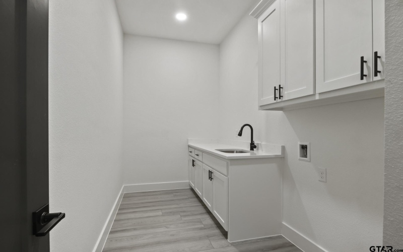 1180 County Road 4840, Mt Pleasant, TX 75455, 3 Habitaciones Habitaciones , ,2 BañosBaños,Residential,En Venta,1180 County Road 4840,24015656