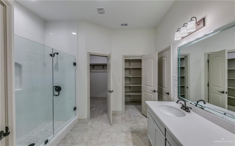 7305 54th Street, McAllen, TX 78504, 3 Habitaciones Habitaciones , ,2 BañosBaños,Residential,En Venta,7305 54th Street,465821
