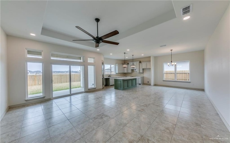 7305 54th Street, McAllen, TX 78504, 3 Habitaciones Habitaciones , ,2 BañosBaños,Residential,En Venta,7305 54th Street,465821