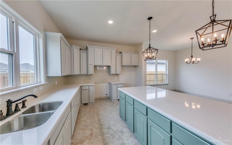 7305 54th Street, McAllen, TX 78504, 3 Habitaciones Habitaciones , ,2 BañosBaños,Residential,En Venta,7305 54th Street,465821