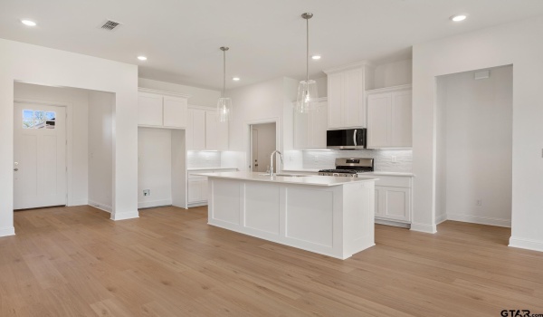 200 August Drive, Bullard, TX 75757, 3 Habitaciones Habitaciones , ,2 BañosBaños,Residential,En Venta,200 August Drive,24016591