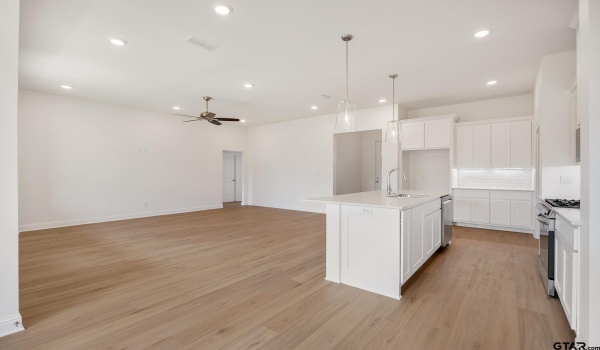 200 August Drive, Bullard, TX 75757, 3 Habitaciones Habitaciones , ,2 BañosBaños,Residential,En Venta,200 August Drive,24016591
