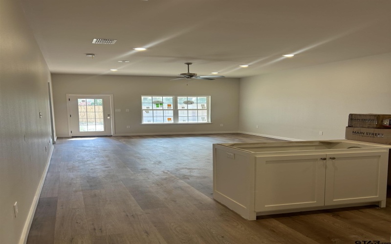 8435 Garrett Dr, Tyler, TX 75703, ,2 BañosBaños,Residential Multi Family,En Venta,8435 Garrett Dr,24016679