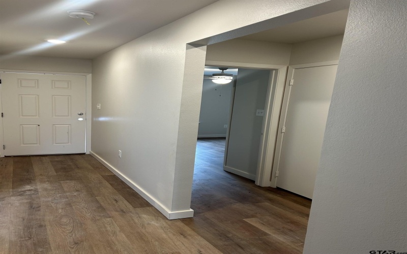 8435 Garrett Dr, Tyler, TX 75703, ,2 BañosBaños,Residential Multi Family,En Venta,8435 Garrett Dr,24016679