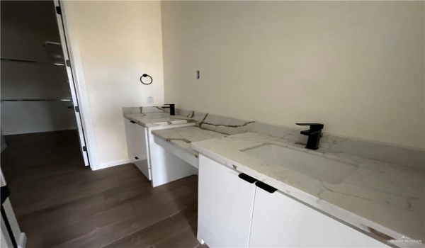 3503 Emma Drive, Weslaco, TX 78596, 3 Bedrooms Bedrooms, ,2 BathroomsBathrooms,Residential,For Sale,3503 Emma Drive,465930