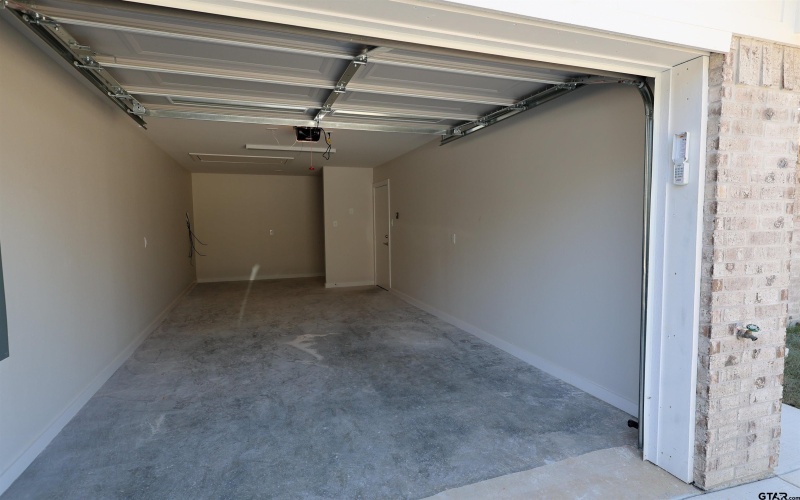 8439 Garrett Dr., Tyler, TX 75703, ,2 BañosBaños,Residential Multi Family,En Venta,8439 Garrett Dr.,24016830