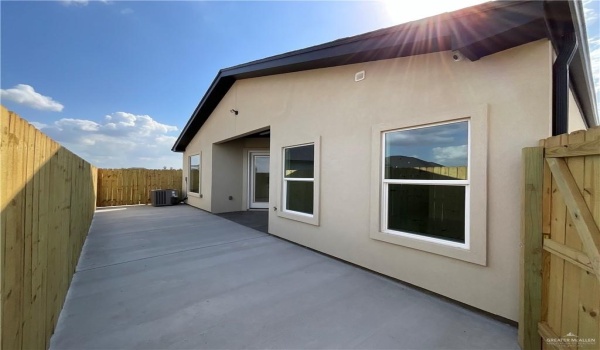 3506 Emma Drive, Weslaco, TX 78596, 3 Bedrooms Bedrooms, ,2 BathroomsBathrooms,Residential,For Sale,3506 Emma Drive,465936