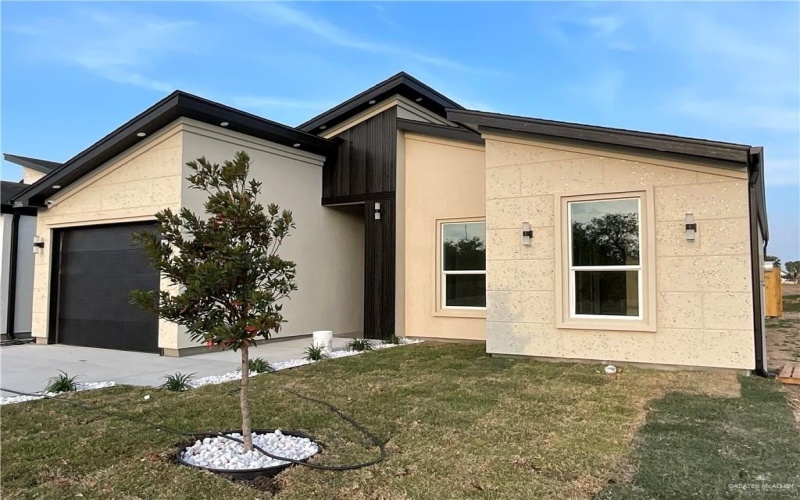 3506 Emma Drive, Weslaco, TX 78596, 3 Bedrooms Bedrooms, ,2 BathroomsBathrooms,Residential,For Sale,3506 Emma Drive,465936