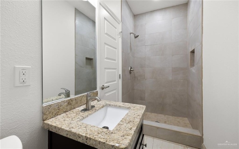 2211 Plains Road #B, La Feria, TX 78559, 2 Bedrooms Bedrooms, ,2 BathroomsBathrooms,Residential Lease,For Rent,2211 Plains Road,465951