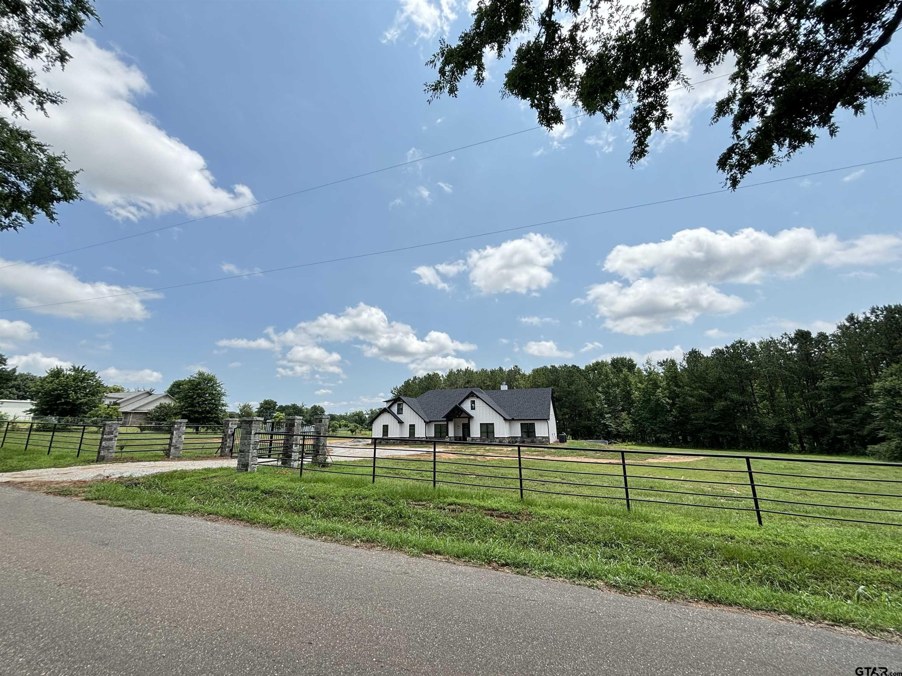 413 S CR 3101, Jacksonville, TX 75766, 5 Bedrooms Bedrooms, ,5 BathroomsBathrooms,Residential,For Sale,413 S CR 3101,25001910