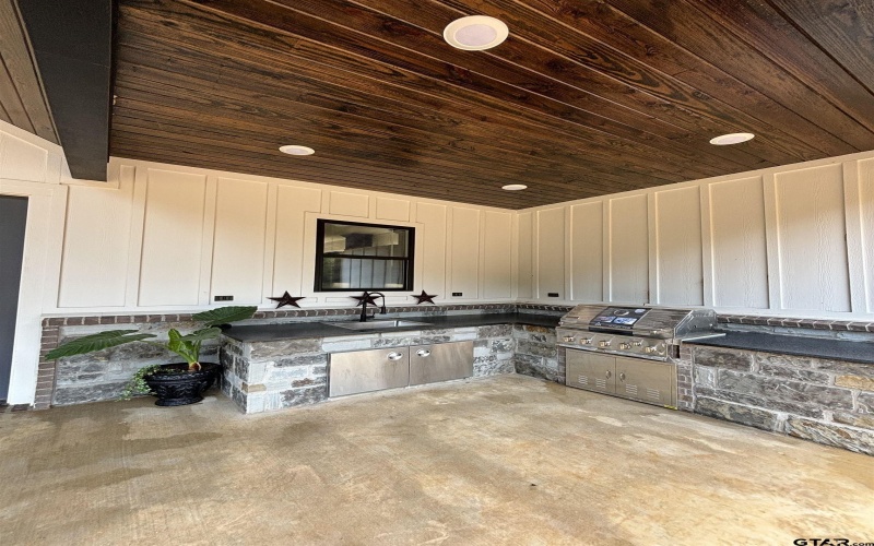 413 S CR 3101, Jacksonville, TX 75766, 5 Bedrooms Bedrooms, ,5 BathroomsBathrooms,Residential,For Sale,413 S CR 3101,25001910