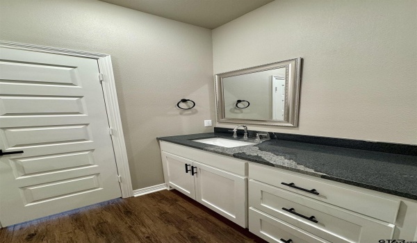 1523 Owens Ave Unit 101, Tyler, TX 75702, 3 Bedrooms Bedrooms, ,2 BathroomsBathrooms,Residential,For Sale,1523 Owens Ave Unit 101,25002157
