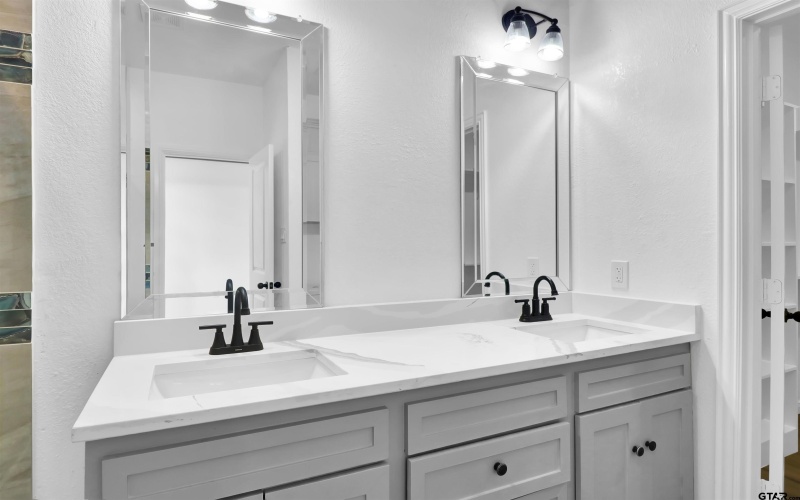 10587 SPUR 164 ( Greenbriar Rd ), Tyler, TX 75709, 3 Bedrooms Bedrooms, ,2 BathroomsBathrooms,Residential,For Sale,10587 SPUR 164 ( Greenbriar Rd ),25002195