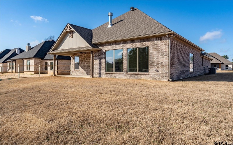15093 High Country Acres, Tyler, TX 75706, 3 Bedrooms Bedrooms, ,2 BathroomsBathrooms,Residential,For Sale,15093 High Country Acres,25002322