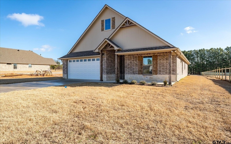 15093 High Country Acres, Tyler, TX 75706, 3 Bedrooms Bedrooms, ,2 BathroomsBathrooms,Residential,For Sale,15093 High Country Acres,25002322
