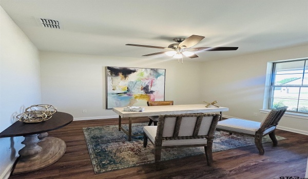 15055 High Country Acres Ln, Tyler, TX 75706, 3 Bedrooms Bedrooms, ,2 BathroomsBathrooms,Residential,For Sale,15055 High Country Acres Ln,25002360