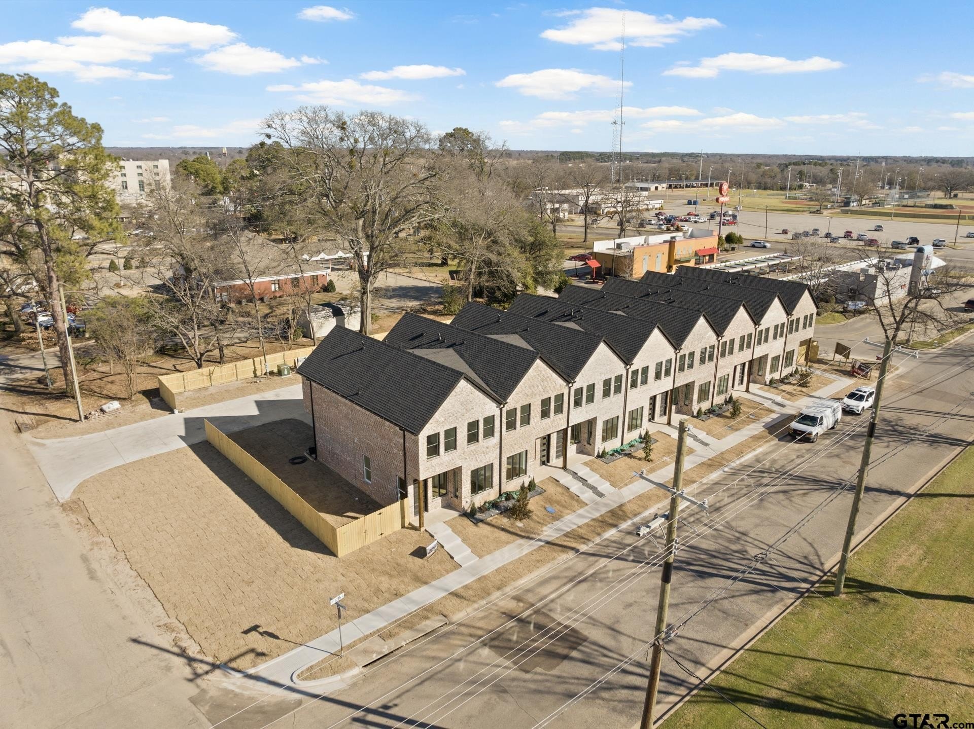 196 W 17th, Mt Pleasant, TX 75455, ,Commercial Sale,En Venta,196 W 17th,25002940