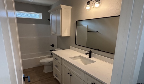 15702 County Road 436, Lindale, TX 75771, 4 Habitaciones Habitaciones , ,3 BañosBaños,Residential,En Venta,15702 County Road 436,25002999