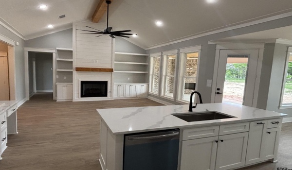 15702 County Road 436, Lindale, TX 75771, 4 Habitaciones Habitaciones , ,3 BañosBaños,Residential,En Venta,15702 County Road 436,25002999