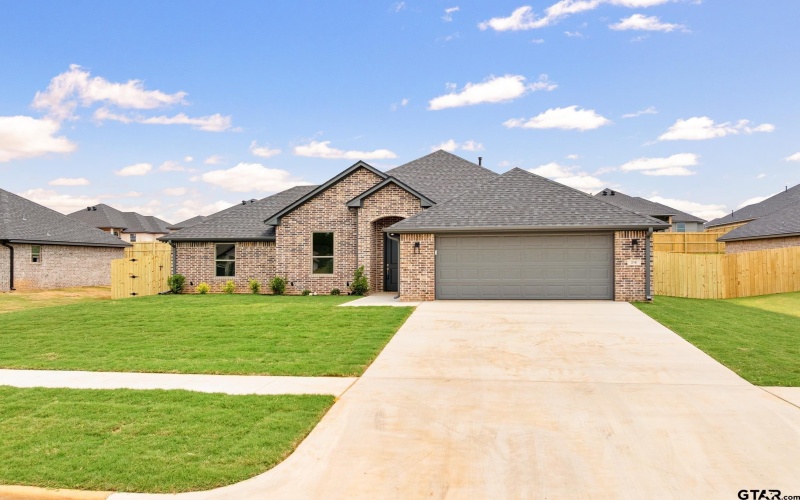 216 August Drive, Bullard, TX 75757, 4 Bedrooms Bedrooms, ,2 BathroomsBathrooms,Residential,For Sale,216 August Drive,25003124