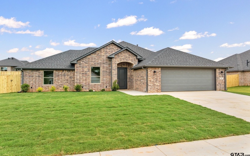 216 August Drive, Bullard, TX 75757, 4 Bedrooms Bedrooms, ,2 BathroomsBathrooms,Residential,For Sale,216 August Drive,25003124
