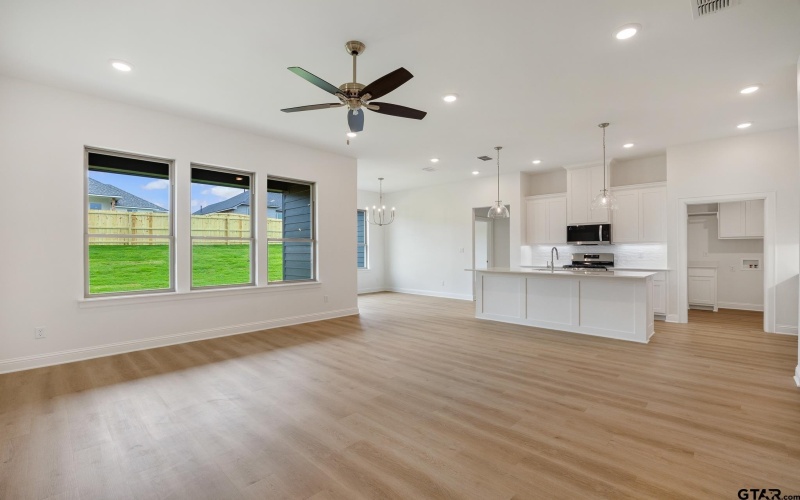 216 August Drive, Bullard, TX 75757, 4 Bedrooms Bedrooms, ,2 BathroomsBathrooms,Residential,For Sale,216 August Drive,25003124