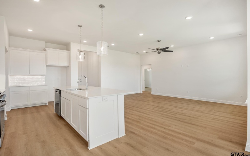 430 Mary Circle, Bullard, TX 75757, 4 Bedrooms Bedrooms, ,2 BathroomsBathrooms,Residential,For Sale,430 Mary Circle,25003126