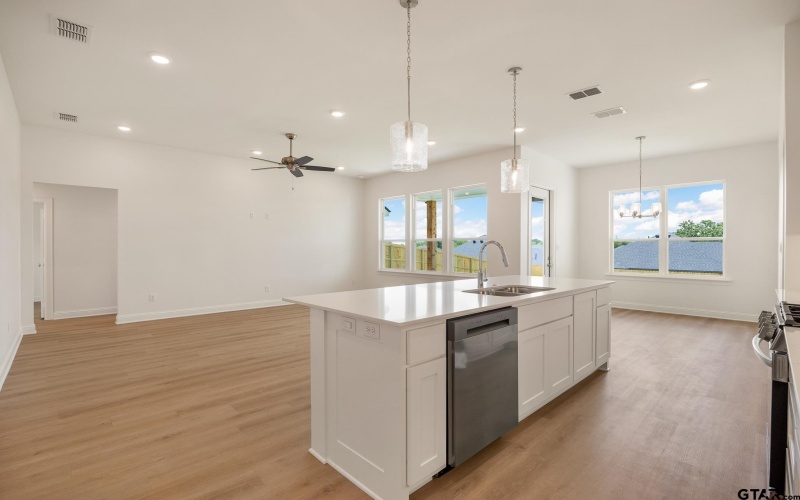 430 Mary Circle, Bullard, TX 75757, 4 Bedrooms Bedrooms, ,2 BathroomsBathrooms,Residential,For Sale,430 Mary Circle,25003126