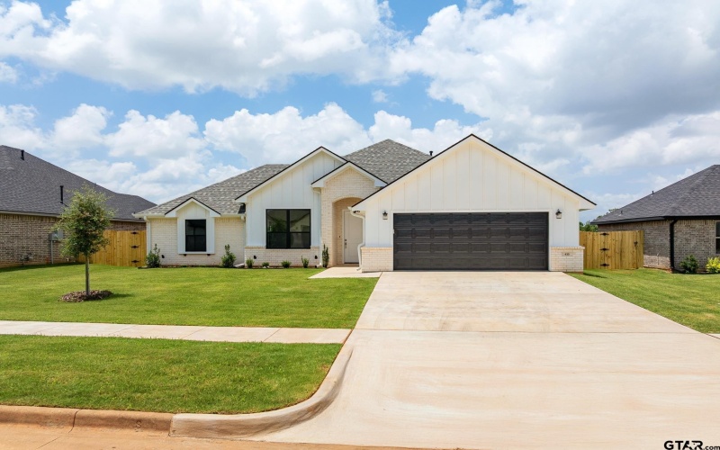 430 Mary Circle, Bullard, TX 75757, 4 Bedrooms Bedrooms, ,2 BathroomsBathrooms,Residential,For Sale,430 Mary Circle,25003126