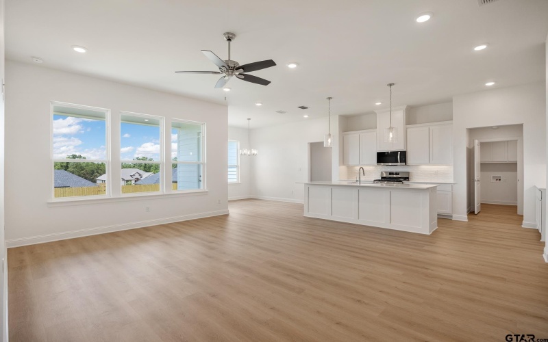 430 Mary Circle, Bullard, TX 75757, 4 Bedrooms Bedrooms, ,2 BathroomsBathrooms,Residential,For Sale,430 Mary Circle,25003126