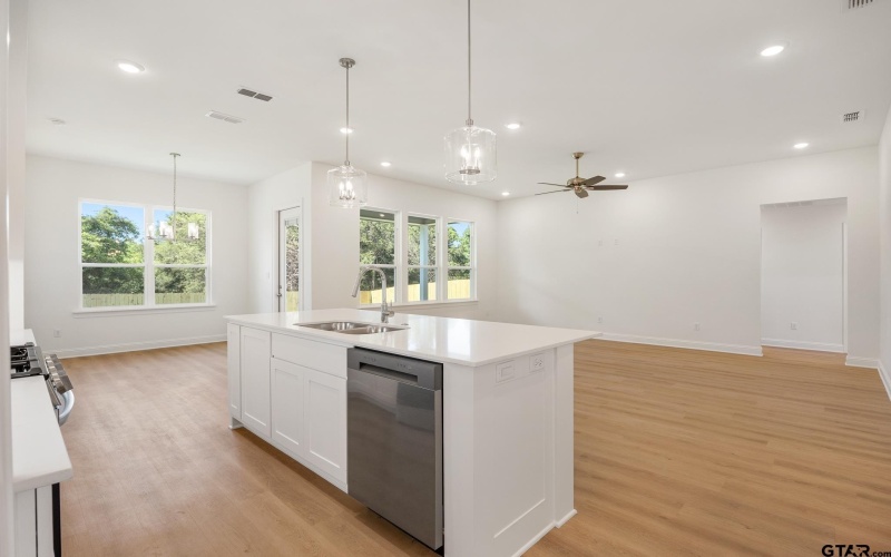 217 August Drive, Bullard, TX 75757, 4 Bedrooms Bedrooms, ,2 BathroomsBathrooms,Residential,For Sale,217 August Drive,25003127