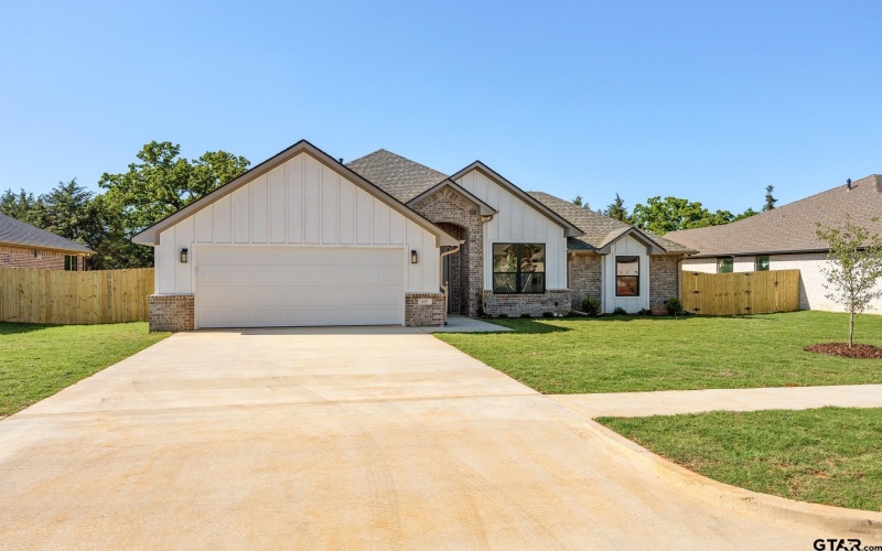 217 August Drive, Bullard, TX 75757, 4 Bedrooms Bedrooms, ,2 BathroomsBathrooms,Residential,For Sale,217 August Drive,25003127
