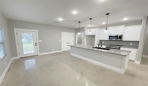 122 E Harrison Street, Denison, TX 75021, 3 Bedrooms Bedrooms, ,2 BathroomsBathrooms,Residential Lease,For Rent,122 E Harrison Street,20866587