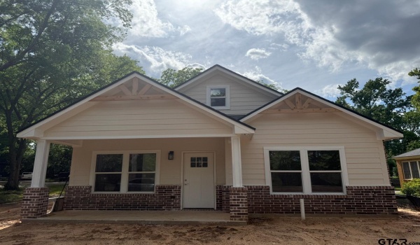 1100 N Bois D Arc, Tyler, TX 75702, 3 Bedrooms Bedrooms, ,2 BathroomsBathrooms,Residential,For Sale,1100 N Bois D Arc,25003789
