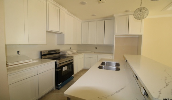 1100 N Bois D Arc, Tyler, TX 75702, 3 Bedrooms Bedrooms, ,2 BathroomsBathrooms,Residential,For Sale,1100 N Bois D Arc,25003789